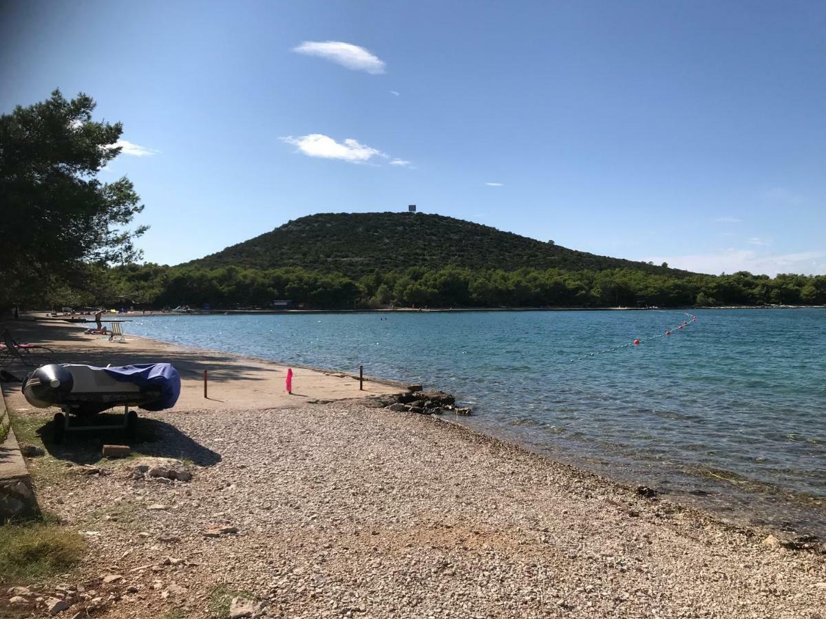 Villa Pina Tisno Bagian luar foto